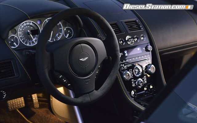 Aston Martin V12 Vantage S 2014 Widescreen Picture #30 Aston Martin V12 Vantage S 2014 Widescreen Picture #30